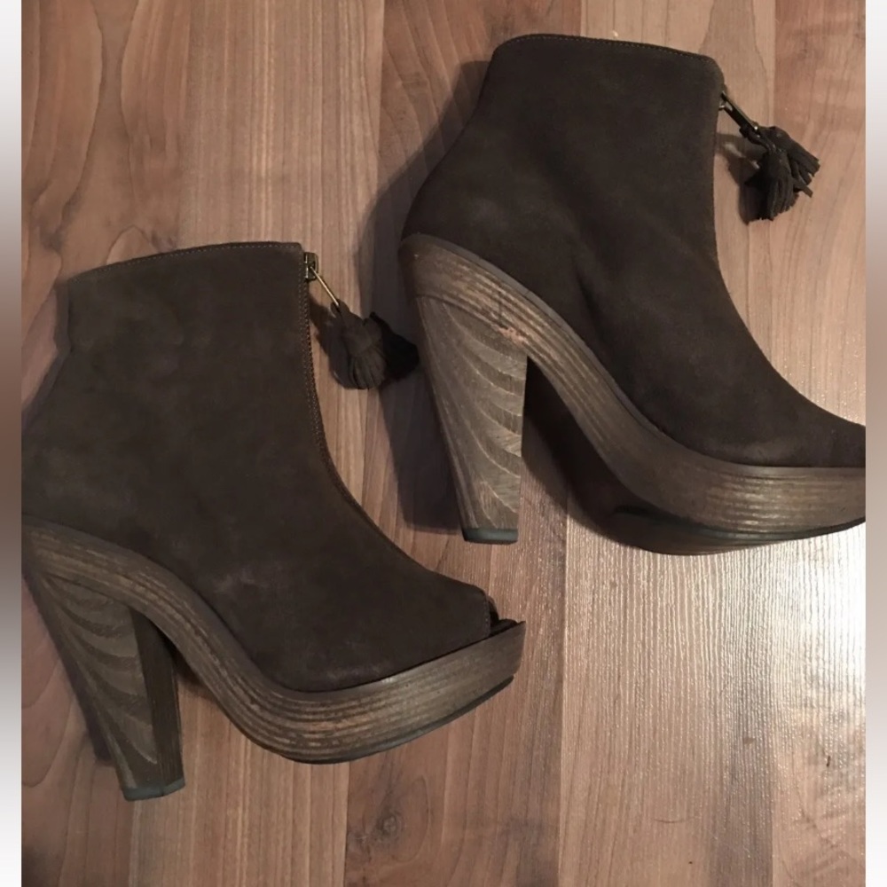 Joie “Knock on Wood” Peep Toe Booties Size 37.5 NIB